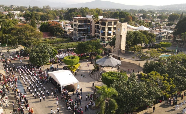 Tres mil 500 estudiantes de Jiutepec conmemoran 112 aniversario de la Revolución Mexicana