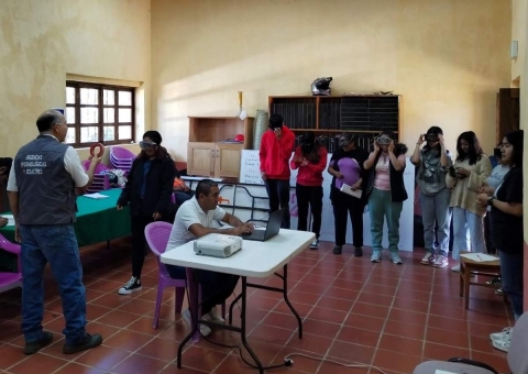 Imparten curso básico de primeros auxilios a vecinos de Hueyapan