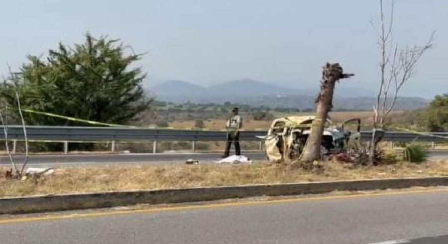 El automóvil terminó prácticamente inservible.