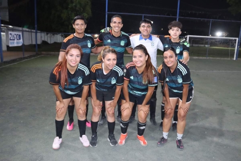 Los Supercampeones son líderes del Torneo Mixto de la Arena Moustache.