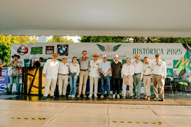 El segundo día de la Segunda Edición del Auto Histórica Cuernavaca 2025 tuvo de todo: exhibición de más de 380 vehículos, música, reconocimientos y concursos.
