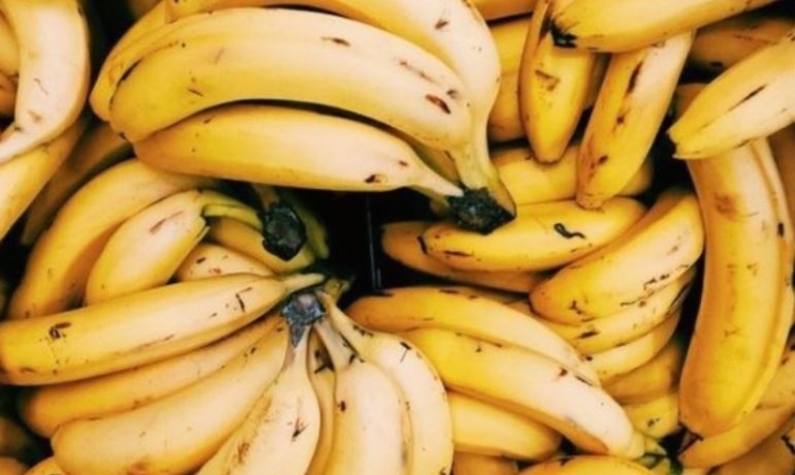 Científicos suizos obtienen hidrógeno de cáscaras de plátano