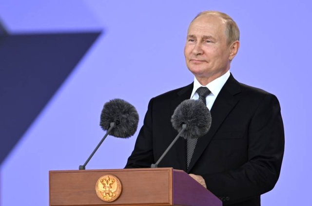 Descarta Putin enviar civiles al conflicto