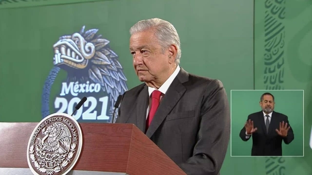 AMLO evita opinar sobre &quot;objeción de conciencia&quot;.