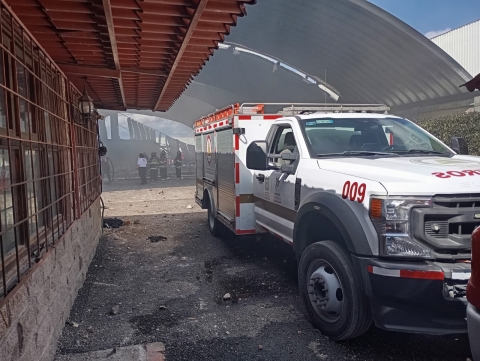 Al menos 6 muertos tras desplome de avioneta en Toluca