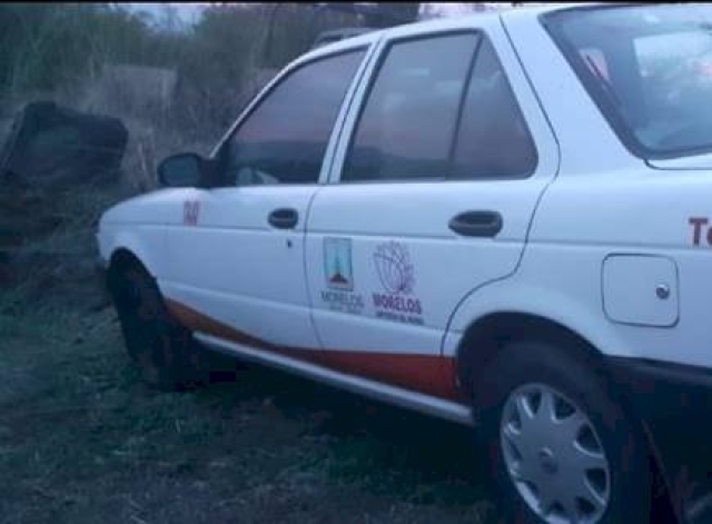 Abandonan en la autopista un taxi robado