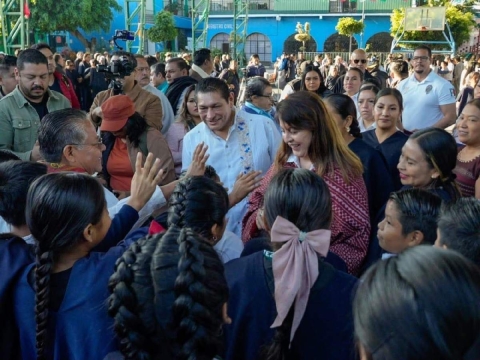   La gobernadora visit&oacute; Tetelcingo este lunes, en compa&ntilde;&iacute;a del alcalde de Cuautla.