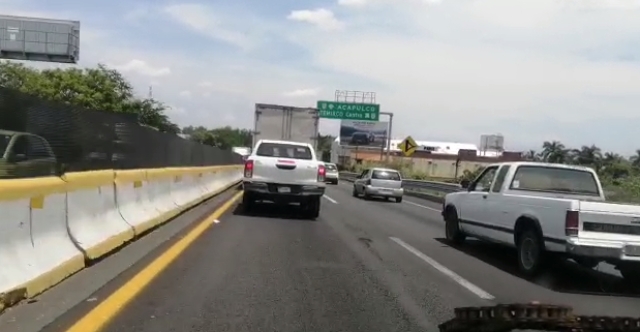 Tránsito lento en la autopista del sol, tras hecho de tránsito