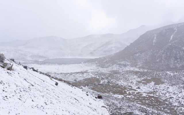 Caen primeras nevadas en el Nevado de Toluca y el Ajusco