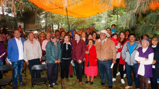 Habitantes de Huitzilac reciben a Margarita González Saravia