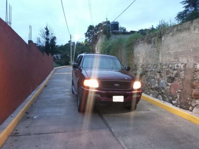 En la zona había una camioneta abandonada.