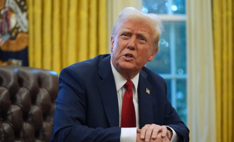 Trump insiste en aplicar aranceles del 25% a México y Canadá