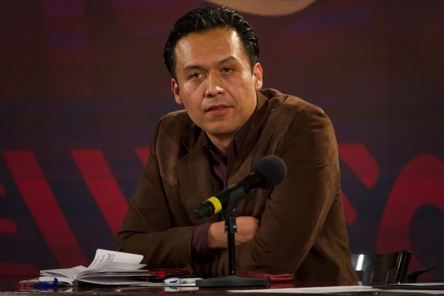 Marx Arriaga acusa privatizaci&oacute;n educativa y llama a crear comit&eacute;s de defensa