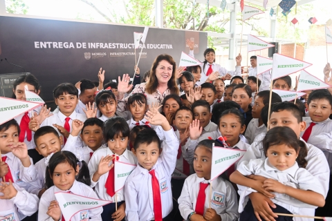 Mejora Gobierno de Morelos condiciones para desarrollo de actividades cívicas, deportivas y recreativas en primaria de Jojutla