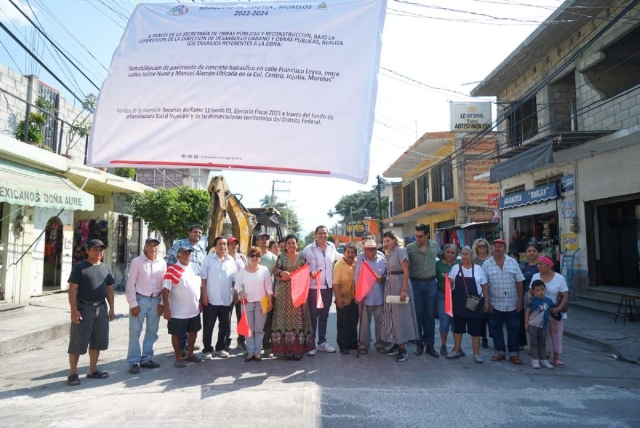 Integrantes del Cabildo y directores de área participaron en los inicios de obra.