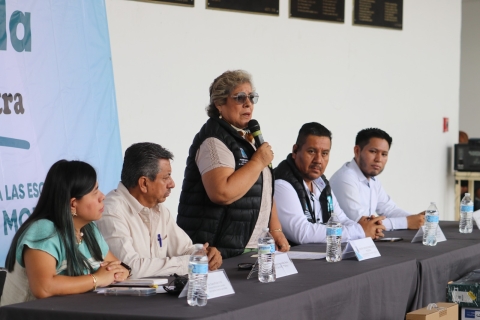 Entrega legisladora Ruth Cleotilde Rodríguez equipos de cómputo a planteles educativos de siete municipios