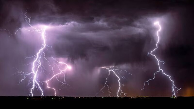 Tragedia en India: Tormenta eléctrica de 61 mil rayos deja 12 muertos