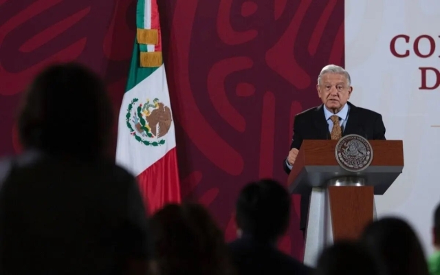 AMLO buscará cambiar ley minera para proteger litio si naufraga reforma eléctrica