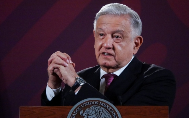 AMLO celebra caída de la inflación y el fortalecimiento del peso frente al dólar