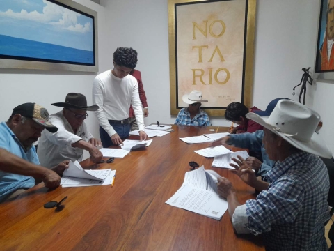 Constituyen nueva asociaci&oacute;n de pescadores en el poniente