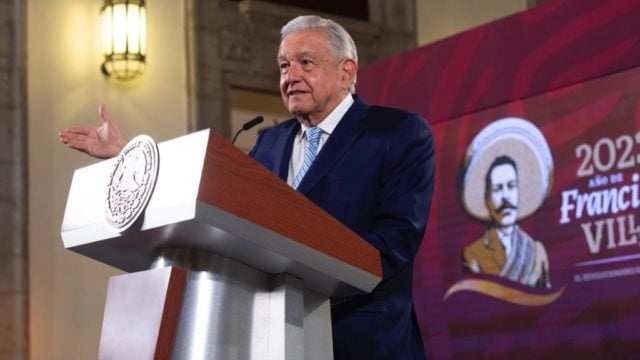 AMLO confirma que busca ‘mudar’ vuelos de carga del AICM al AIFA