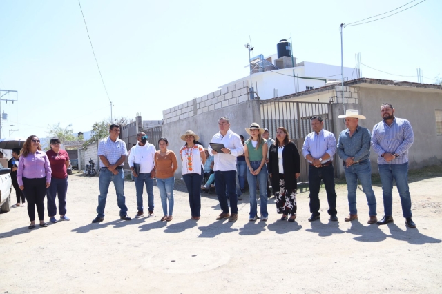 Amplía Gobierno de Jiutepec red de energía eléctrica en la colonia Hacienda de las Flores