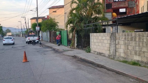 El incendio causó diversos daños materiales.