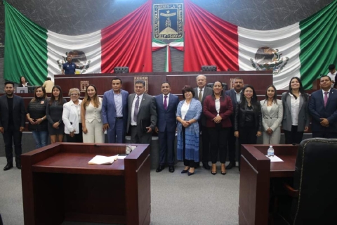 Diputados recibieron los informes de acciones de ambos funcionarios en una jornada de varias horas en el Salón de Plenos y que en lo general transcurrió en calma. 