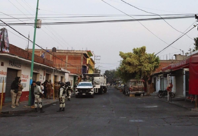 Elementos de las fuerzas federales participaron en el operativo de revisión.