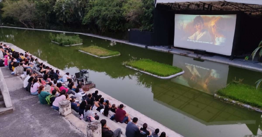 Presentan en el Borda funciones de cine a la luz de la luna