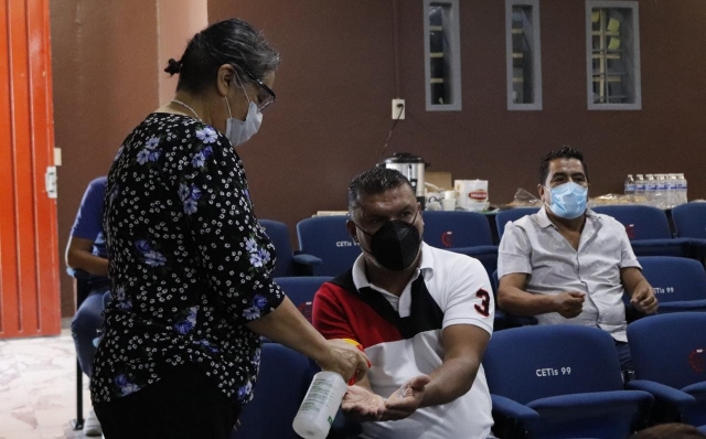 Pugnan SNTE y padres de familia por regreso a clases seguro