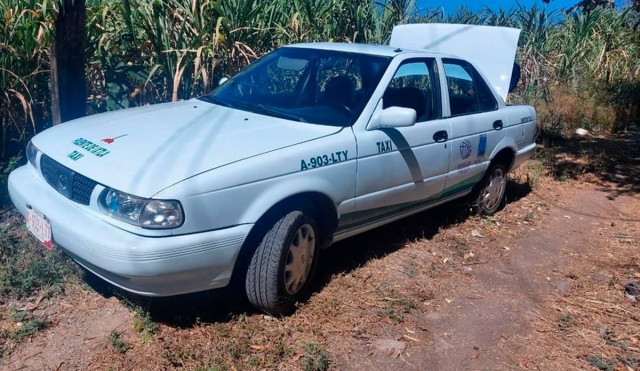 Encuentran un cadáver dentro de un taxi