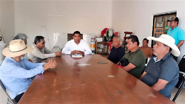  Autoridades de Tetelcingo acusan a Rodrigo Arredondo de discriminar a la población de esa comunidad.