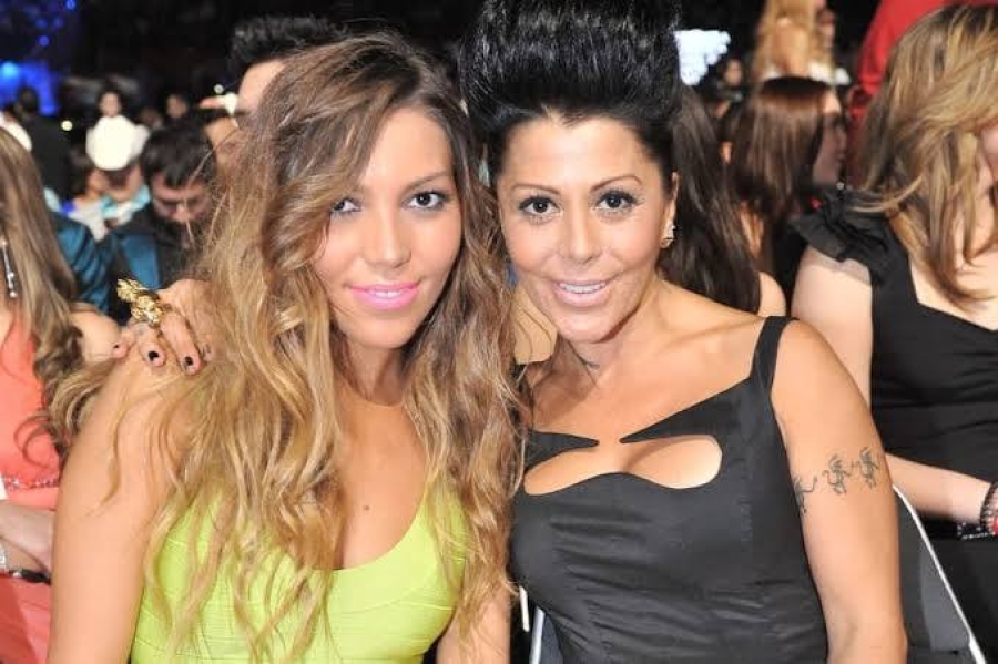 Alejandra Guzmán y Frida Sofía se acercan tras la muerte de Silvia Pinal