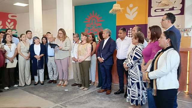 Inaugura gobernadora Margarita Gonz&aacute;lez Saravia tienda de artesan&iacute;as y productos morelenses 'Tlalli'