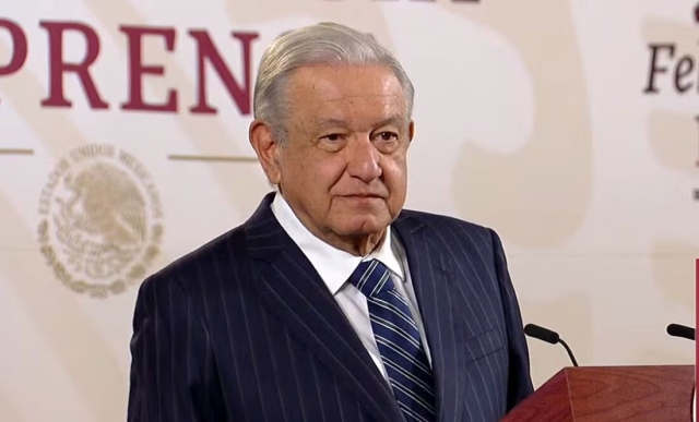 AMLO critica participación de Córdova en marcha por la democracia