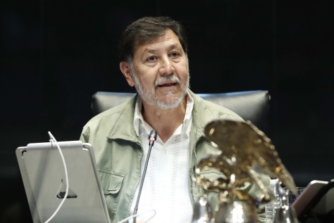 &#039;No tengo que transparentar más nada&#039;, afirma Noroña sobre su viaje a Francia