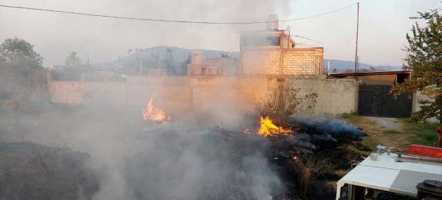 Las autoridades llaman a evitar la quema de pastizales para evitar incendios.