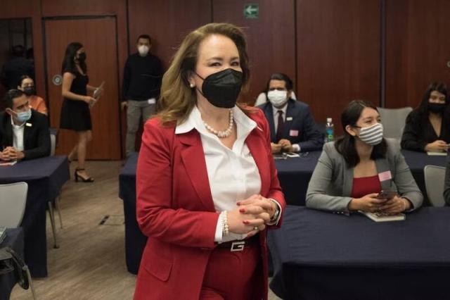 Yasmín Esquivel ya entregó sus argumentos a la UNAM