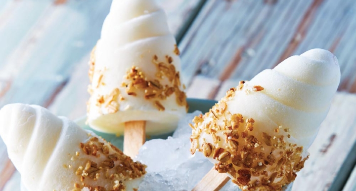 Paletas de yogur con granola: Tu aliado refrescante de verano