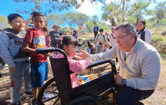 Entrega alcalde de Jiutepec raciones alimentarias a vecinos de la colonia Ampliación Ejido Chapultepec