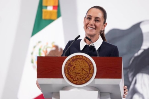 Sheinbaum celebra premio a Museo de Antropología; insiste en perdón de España