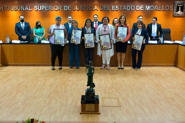 Reconoce TSJ trayectoria de trabajadores en el marco del Día del Abogado