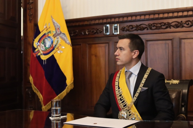 Daniel Noboa asume presidencia de Ecuador