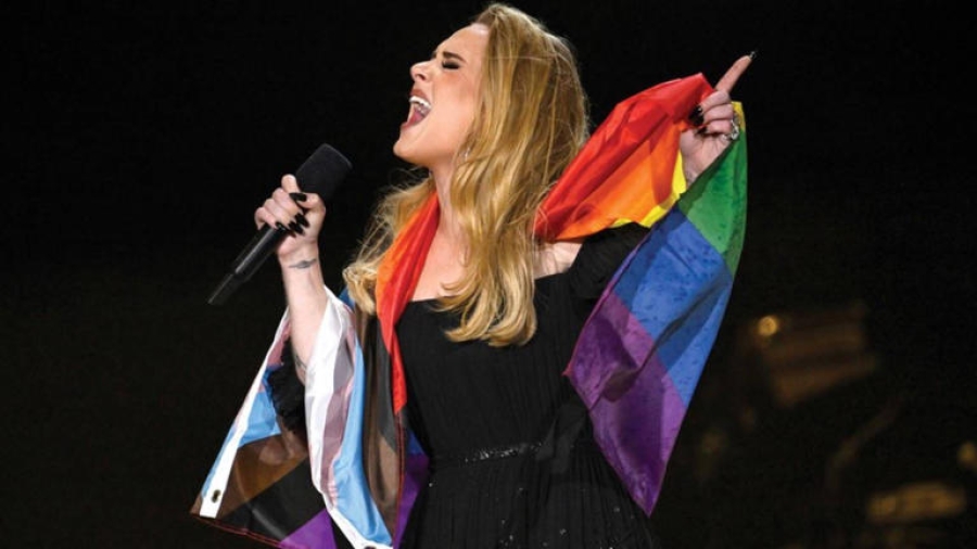 '¿Eres estúpido?': Adele arremete contra fan homofóbico en concierto