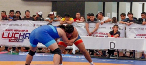 Humberto Valverde se llevó dos preseas plateadas, una en la categoría U-23, en los 97 kilogramos, y la segunda en la U-20.