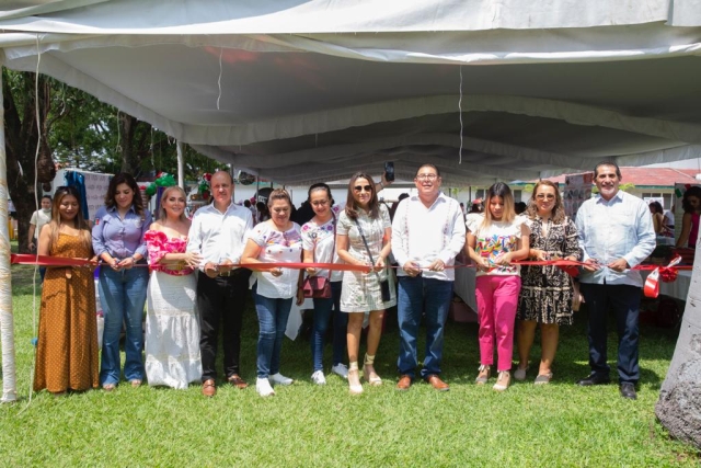 Inaugura Víctor Mercado &#039;Expo Mañanitas&#039; en apoyo a mujeres emprendedoras de la región oriente