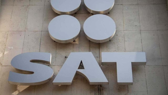 El SAT multará por emitir una factura incorrecta.