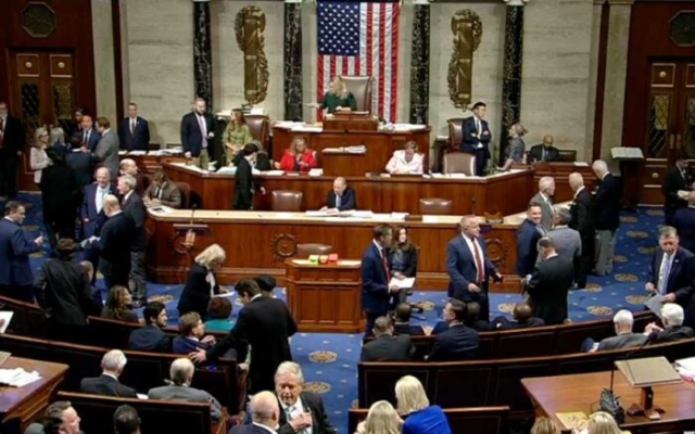 Congreso estadounidense suspende ayuda militar a Ucrania