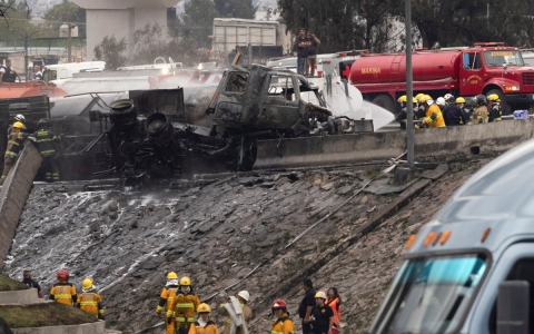 CDMX alista protocolo para vehículos de carga tras explosión de pipa